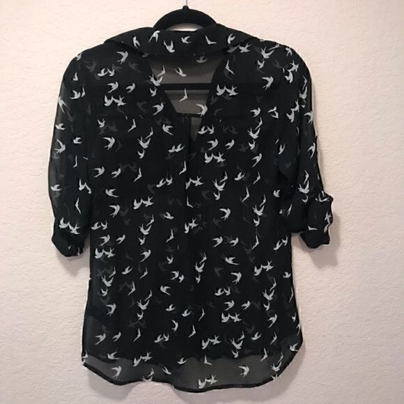 NWOT. Express Portofino Black Shirt rollup sleeves - Picture 4 of 6